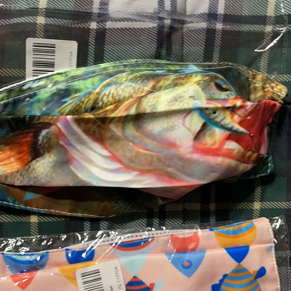 New set/2 fish face masks - Picture 2 of 5